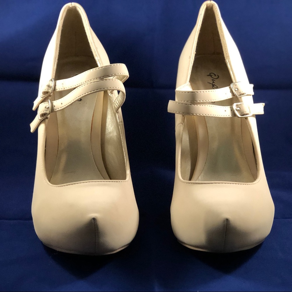 Cream colored heels size 7